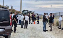 Devrilen kamyonetteki 15 yaşındaki sürücü hayatını kaybetti
