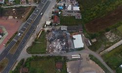 Düzce'de yanan kapı fabrikasının son durumu havadan görüntülendi
