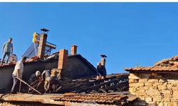 Emet'teki köy fırınında başlayan yangın çevre binalara sıçramadan söndürüldü