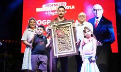 Erdemli Belediyesi Erdemlilileri Sinan Akçıl'la buluşturdu