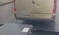 Esenyurt'ta dolmuş sürücüsü İETT otobüsünün önünü kesti: Yolcular tepki gösterdi