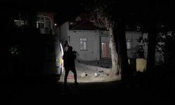 Evinde bıçaklı saldırıya uğrayan 12 yaşındaki çocuk yaralandı