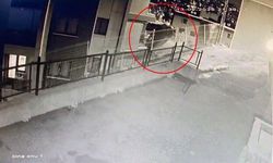 Eyüpsultan'da 3. kata çarpan aracın bahçeye düştüğü anlar görüntülendi