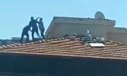 Gaziantep'te bina çatısında yürekleri ağza getiren kavga