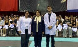 Geleceğin hekimleri beyaz önlüklerini giydi