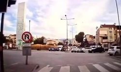 Hatalı dönüş yapan otomobil kazaya neden oldu