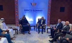 İran Cumhurbaşkanı Pezeşkiyan, BAE Velihat Prensi Al Nahyan ile bir araya geldi