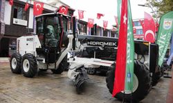 İznik Belediyesi, araç filosunu yeni greyder ile güçlendirdi