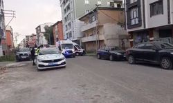 Kars'ta motosikletli saldırgan dehşeti: 1'i kadın 2 kişi silahla yaralandı