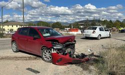 Kastamonu'da iki otomobil çarpıştı: 3 yaralı
