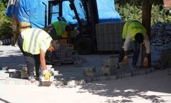 Kayıboyu Mahallesinde yol ve kaldırım yenileme çalışmaları devam ediyor