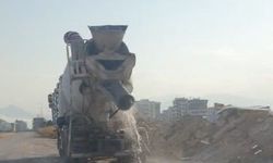 Kepez'de vatandaşın çevreyi kirletirken görüntülediği beton mikserine 200 bin TL idari para cezası uyguladı