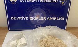 Keşan'da polisin durdurduğu bir ticari taksiden 157,61 gram uyuşturucu ele geçirildi