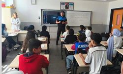 Kilis'te öğrenciler polis ekipleriyle buluştu