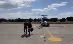 Koyun Adası'nda mahsur kalan 2 kişi Sahil Güvenlik helikopteriyle kurtarıldı