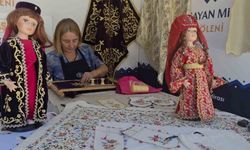 Kütahya'nın geleneksel kadın kıyafetleri sandıklardan çıkarılarak geleceğe taşınıyor