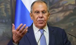 Lavrov: 'Zelenskiy sürekli seyahat ediyor, hiçbir zaman ülkesinde bulunmuyor'