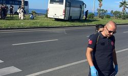 Manavgat'ta tur otobüsü minibüsle çarpıştı: 3 yaralı