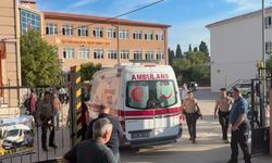 Manisa'da okul önünde silahlı saldırı: Yaralı öğrenciler var