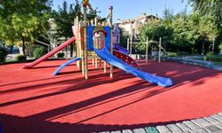Manisa'da park ve oyun alanlarına güvenli zemin