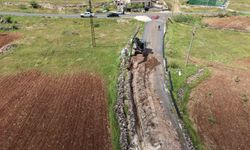 Mardin'de bir mahallede daha atık su döşeme çalışmalarını tamamladı