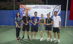 Mersin'de Zafer Bayramı tenis turnuvasında şampiyonlar belli oldu