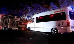 Mevsimlik fındık işçilerini taşıyan minibüs ile kamyonet çarpıştı: Yaralılar var