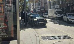 Minibüs durağına park eden duyarsız sürücü tepkilere neden oldu