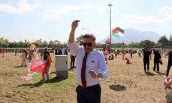Minik öğrenciler 'gökyüzünden' mesaj verdi