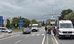 Motosiklet sürücüsü annesinin yanındaki çocuğa çarpıp kaçtı
