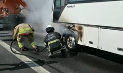 Otobüste çıkan yangını itfaiye ekipleri büyümeden söndürdü
