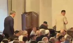Özgür Özel, cuma namazını Bursa Ulu Cami'de kıldı