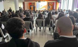 Polisler lise öğrencilerine mesleklerini tanıtıp, eğitim verdi