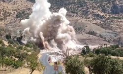 Siirt-Pervari yolunda kontrollü patlatma kamerada