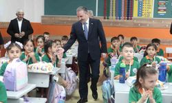 Sultanbeyli'de 9 bin öğrenciye ücretsiz kırtasiye desteği
