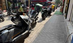 Trafiğe kapalı motosikler parkına açık sokak