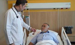 Türkiye'de bir ilk: Açık kalp ameliyatı olmadan kalbindeki delikten kurtuldu