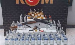 Uşak'ta kaçak alkol ve sigara operasyonu