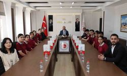 Vali Bozkurt öğrencilerle bir araya geldi