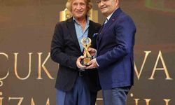 'Yılın Turizm Yöneticisi' ödülü İl Kültür ve Turizm Müdürü Duru'ya verildi