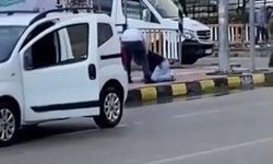 Yolda gördüğü husumetlisini sokak ortasında silahla vuran şahsın o anları kamerada