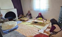 Yozgat'ta imece usulü kışlık yufka ekmek hazırlığı sürüyor