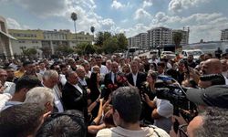 Yüreğir Belediyesi önünde başkan vekilliği kararına tepki
