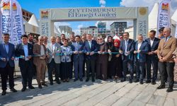 Zeytinburnu'nda kadınların el emeği ürünleri 15 Temmuz Meydanı'nda satışa çıktı