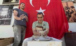 Ziyaretçiler, tarihi Germiyan Sokağı'nda çini sanatını deneyimliyor