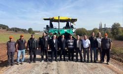 4 kilometrelik köy yolu sıcak asfalta kavuşuyor