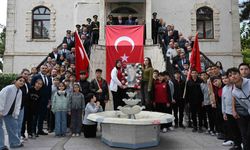 98 yıl sonra aynı fotoğraf karesini canlandırdılar