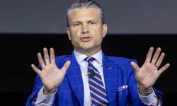 ABD Savunma Bakanı Hegseth'e İran protestosu: 'Sen savaşçı değilsin, korkağın tekisin'