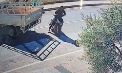 Antalya'da kamyonetle çarpışan motosikleti kaza yerinden kaçırdı