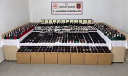 Antalya'da piyasa değeri yaklaşık 5 milyon TL olan kaçak gözlük ve saat ele geçirildi